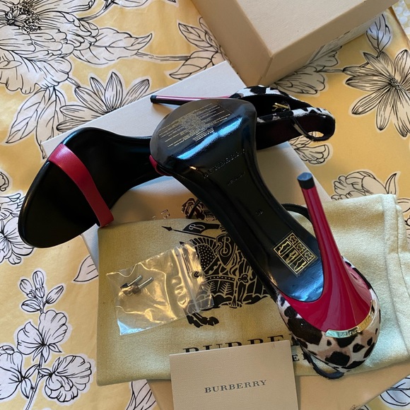 NIB Burberry Leopard Animal Calf Leather Cidnay Pink Fuschia Heels Sandals 39 - Picture 3 of 9